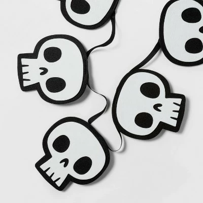 Hyde & EEK! Boutique Skull Halloween Felt Garland - Hyde & EEK! Boutique™ 4 Hyde & EEK! Boutique Skull Halloween Felt Garland - Hyde & EEK! Boutique™ - Image 2