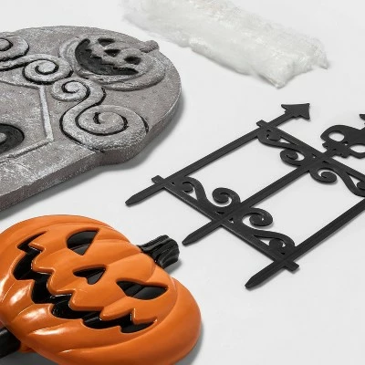 Hyde & EEK! Boutique 14pc Pumpkin Scene Setter Kit Halloween Decorative Prop - Hyde & EEK! Boutique™ 4 Hyde & EEK! Boutique 14pc Pumpkin Scene Setter Kit Halloween Decorative Prop - Hyde & EEK! Boutique™ - Image 2
