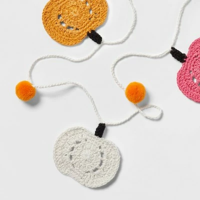 Hyde & EEK! Boutique You Put a Spell on Me Crochet-like Pumpkin Halloween Garland - Hyde & EEK! Boutique™ 4 Hyde & EEK! Boutique You Put a Spell on Me Crochet-like Pumpkin Halloween Garland - Hyde & EEK! Boutique™ - Image 2